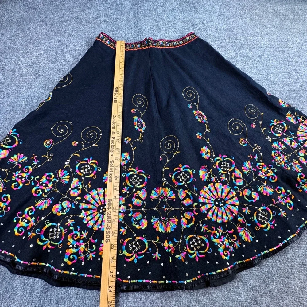 VTG Y2K‎ Willi Smith Skirt 4 Black Embroidered Floral Boho Festival Whimsigoth